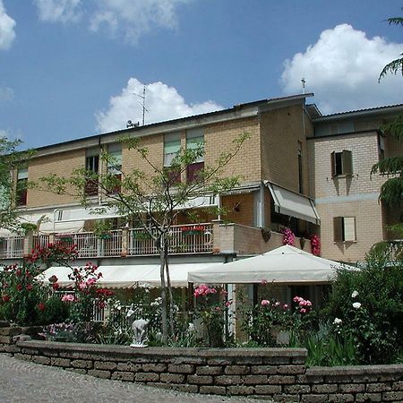 Oasi Di Pace Hotel Sutri Ngoại thất bức ảnh