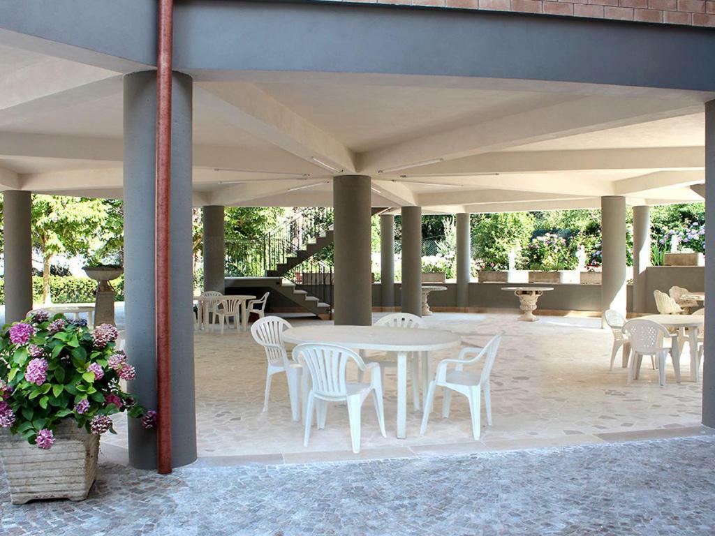 Oasi Di Pace Hotel Sutri Ngoại thất bức ảnh