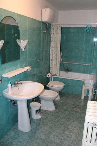 Oasi Di Pace Hotel Sutri Ngoại thất bức ảnh